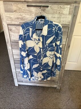 Z Supply Blue and White Floral Linen-Blend Shirt